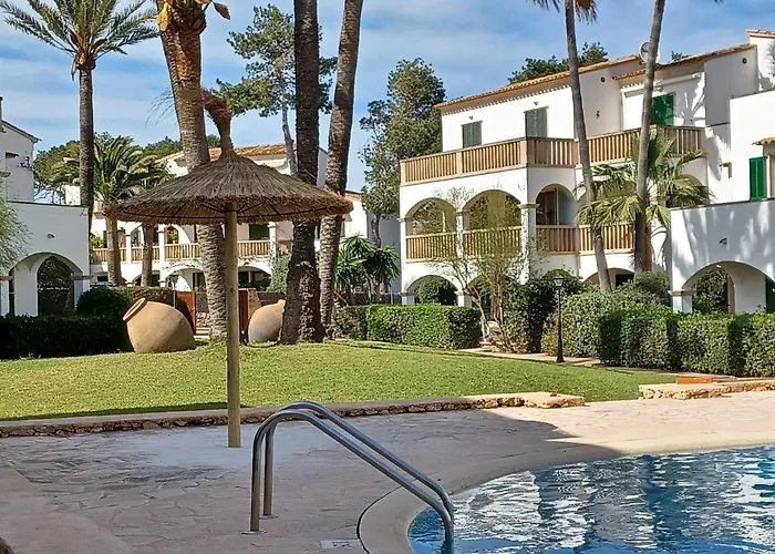 Strandapartment mit Pool